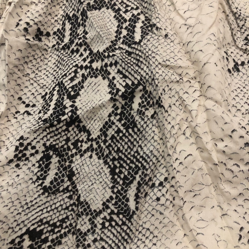 Snakeskin Print One Shoulder Romper - Picture 4 of 5